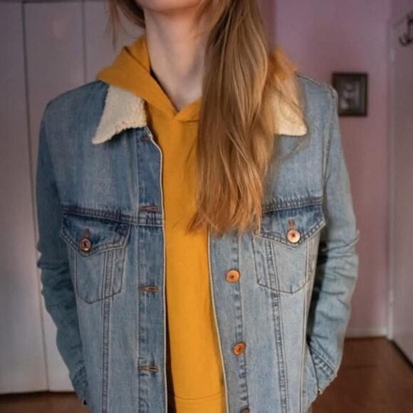 Women's Denim Jacket with fleece sherpa collar - Picture 3 of 5